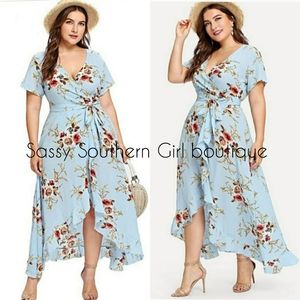 ⭐🆕 Plus Boho blue floral wrap maxi dress